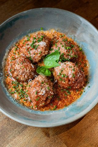 Meatballs in tomato sauce